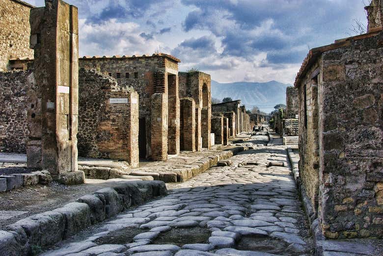 Ticket to Pompeii + Train Ride from Naples