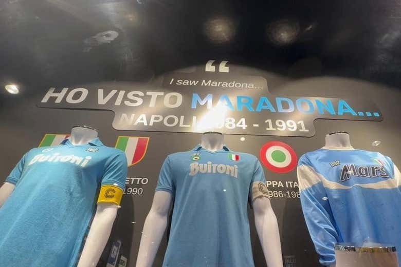See all the different teams Maradona played for