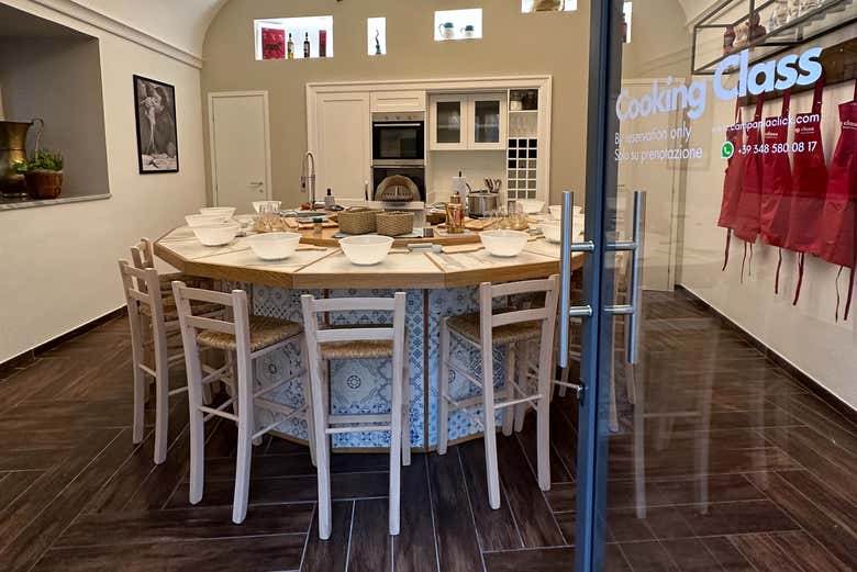 Get ready for an exciting Neapolitan cooking class