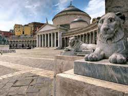 Piazza del Plebiscito in Naples
