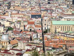Spaccanapoli dividing Naples